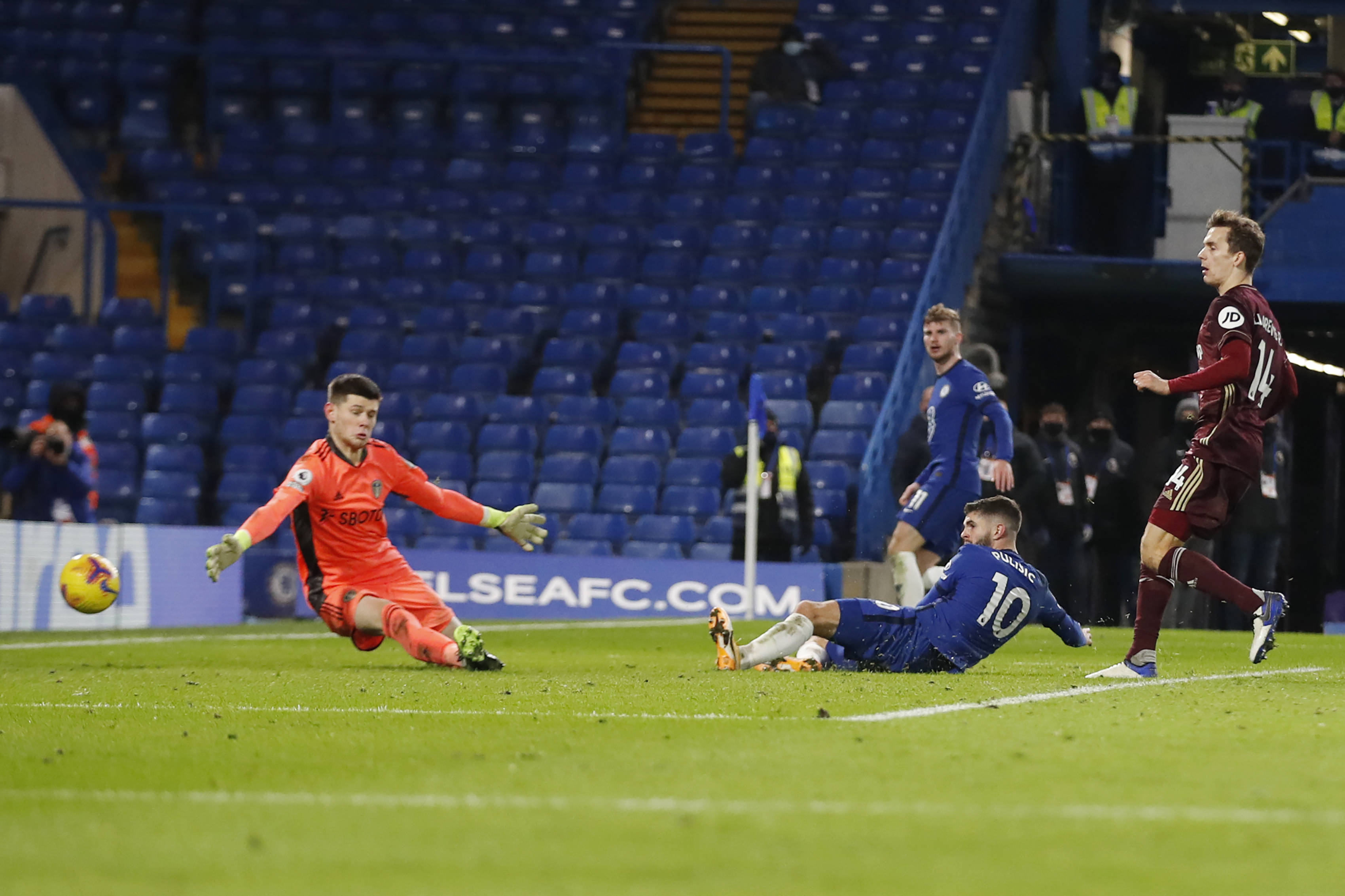 场上的拼搏 场上的拼搏